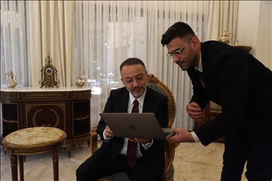 سفير تركيا بدمشق يشارك في اختيار أفضل صور الأناضول 2025