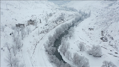 Doğuda etkisini sürdüren dondurucu soğuklar yaşamı olumsuz etkiliyor
