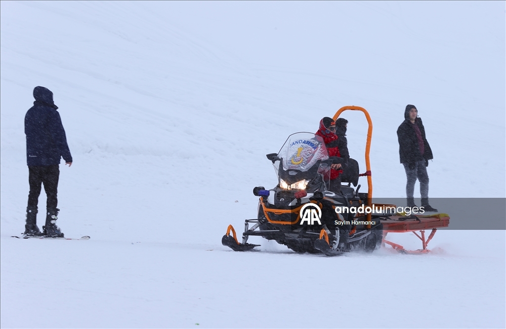 Li navenda xweşiqitandinê ya li Hekariyê bi betlaneya nîvê salê ra qerebalixî çêbû