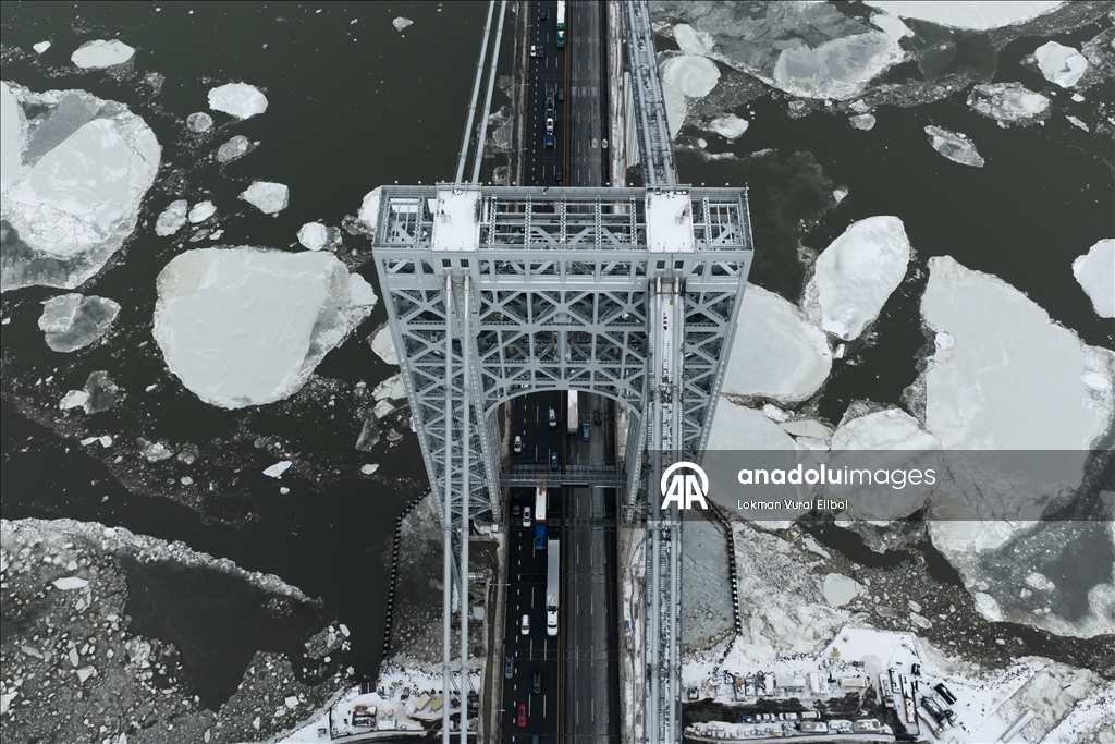 New York’ta dondurucu soğuklar Hudson Nehri’ni kısmen dondurdu 7