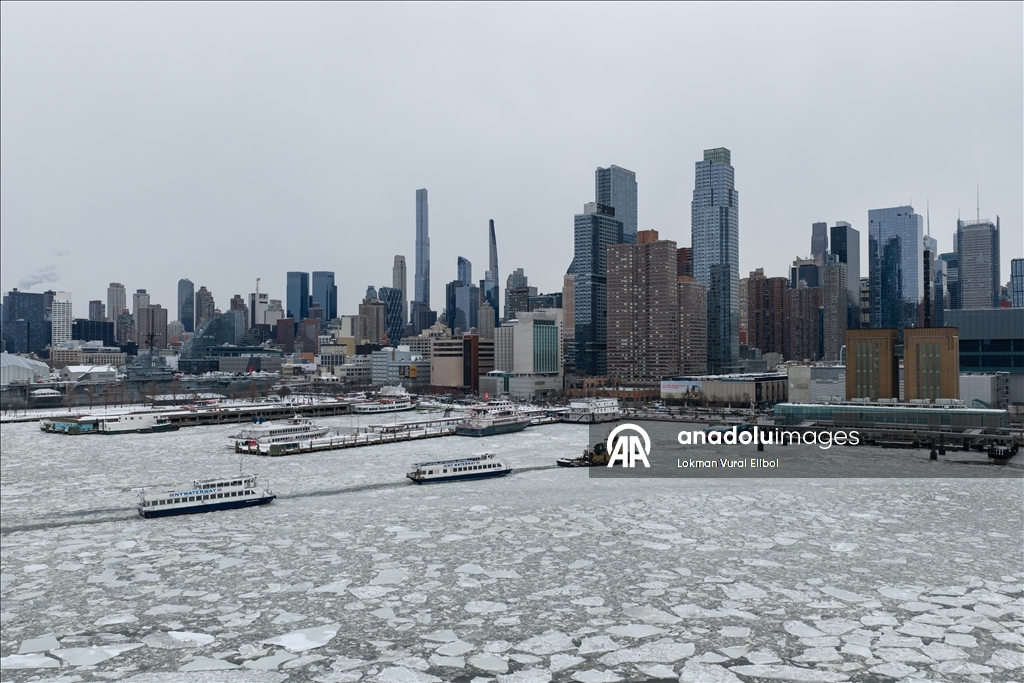 New York’ta dondurucu soğuklar Hudson Nehri’ni kısmen dondurdu 6