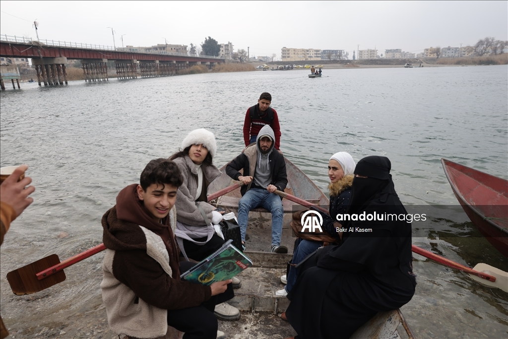 الرقة السورية.. الحكومة تبدأ أعمال ترميم الجسور على نهر الفرات