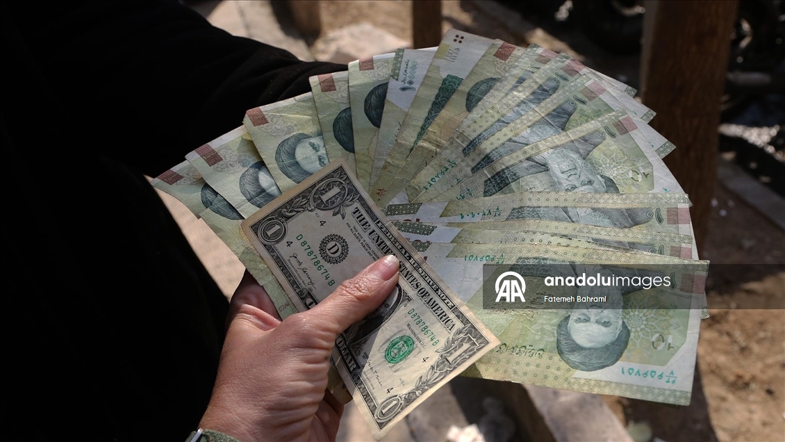 İran'da dolar ulusal para birimine karşı tarihin en yüksek seviyesine çıktı