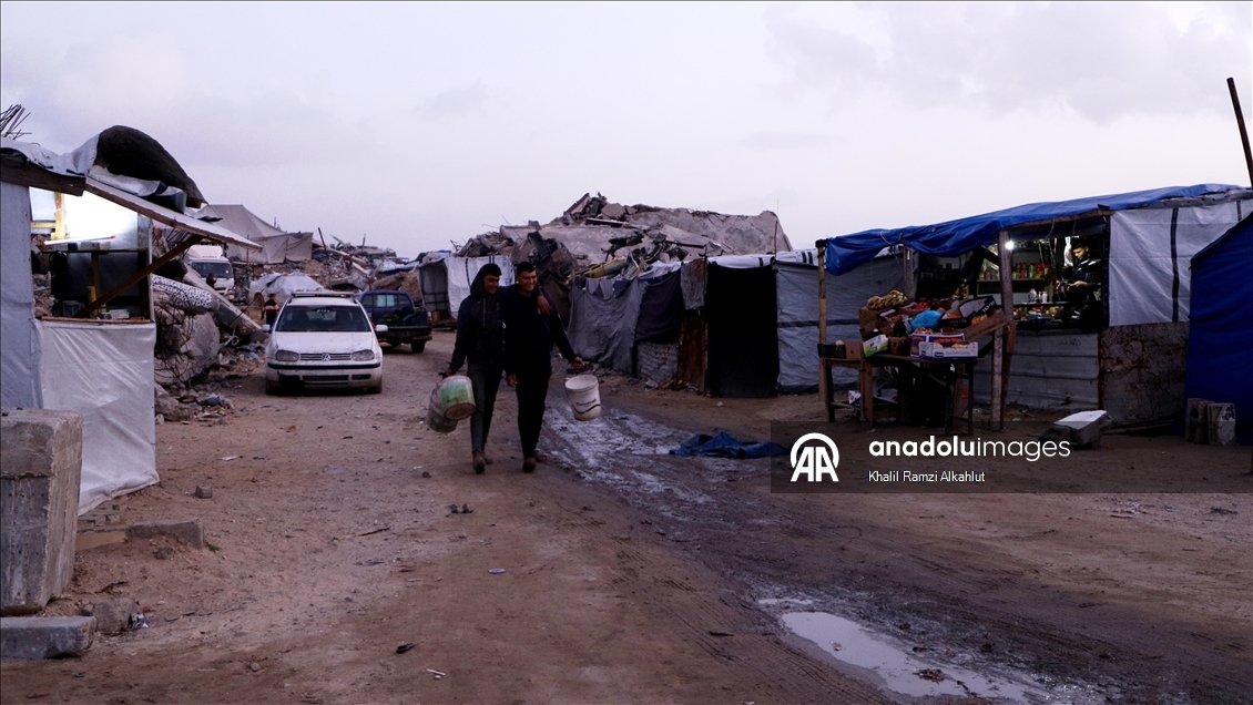 Gazze’nin kuzeyindeki Cibaliya Mülteci Kampı’nda günlük yaşam