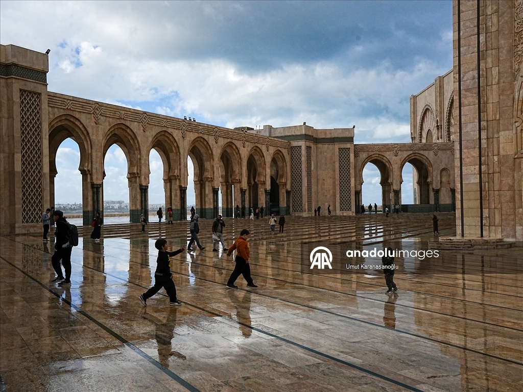 Atlas Okyanusu üzerine inşa edilen II. Hasan Cami