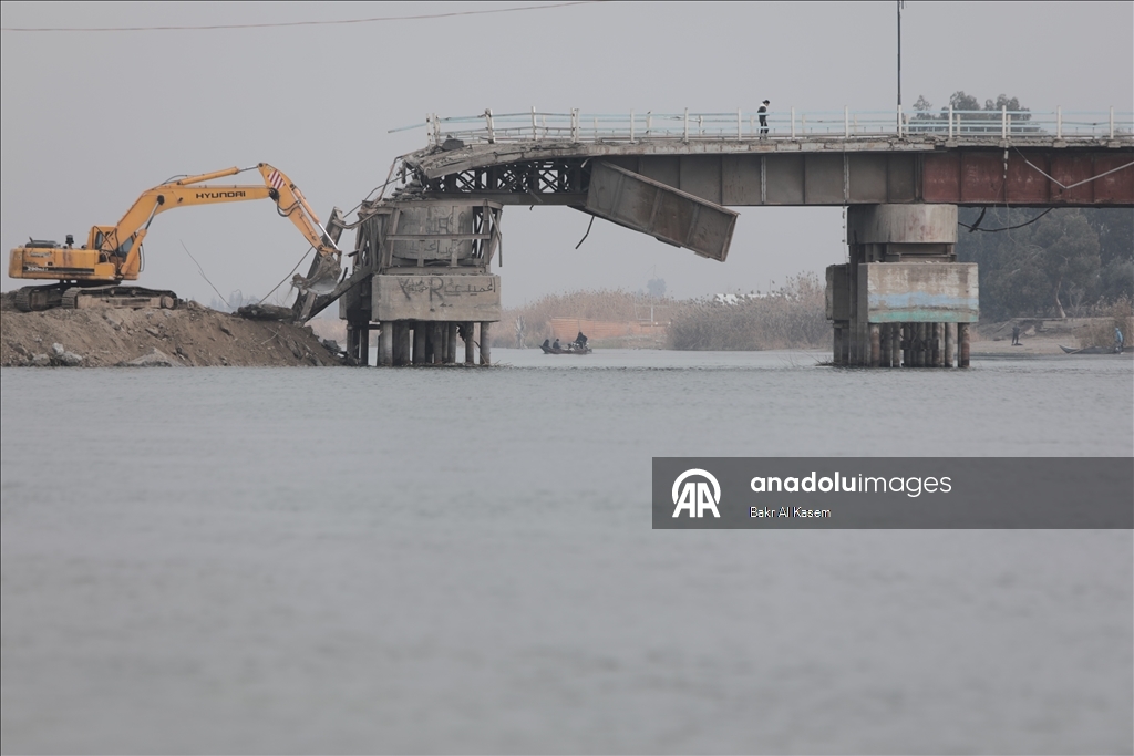 الرقة السورية.. الحكومة تبدأ أعمال ترميم الجسور على نهر الفرات
