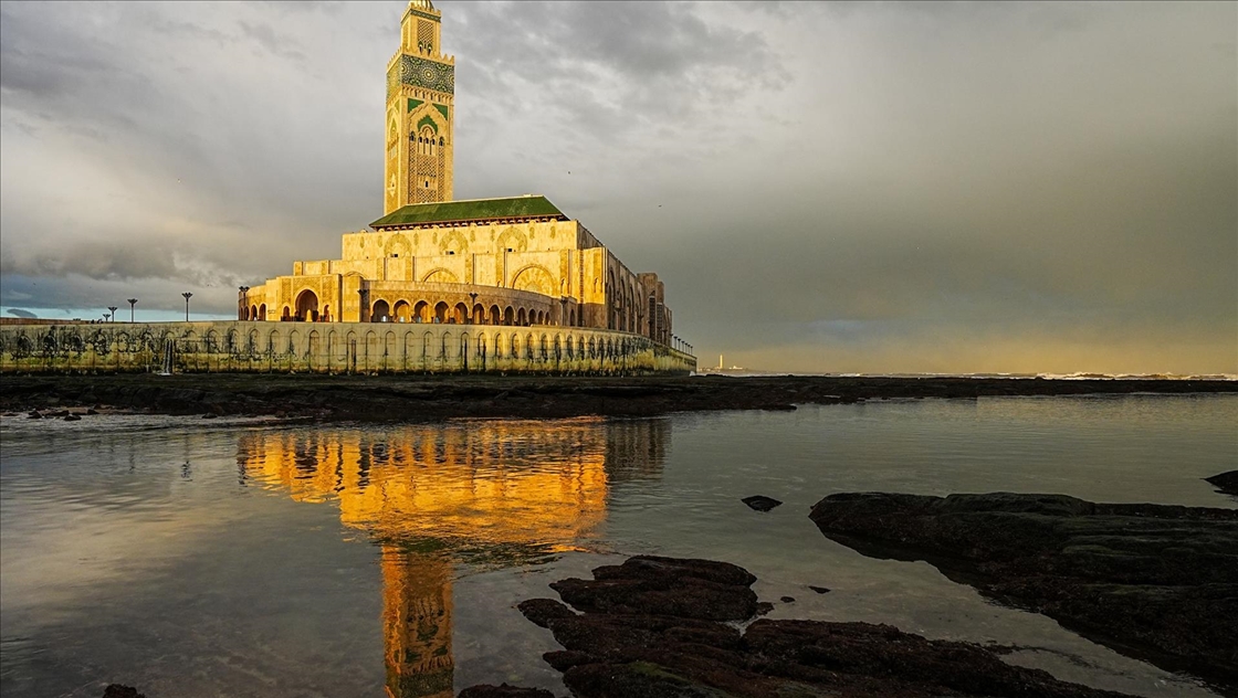 Atlas Okyanusu üzerine inşa edilen II. Hasan Cami