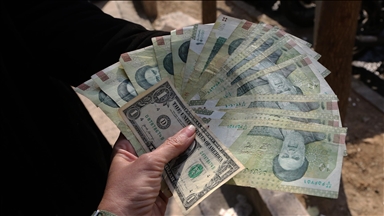 İran'da dolar ulusal para birimine karşı tarihin en yüksek seviyesine çıktı