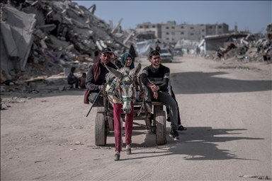 Палестинцы, проживающие в районе «Желтой линии» в Газе, пытаются вести привычный образ жизни