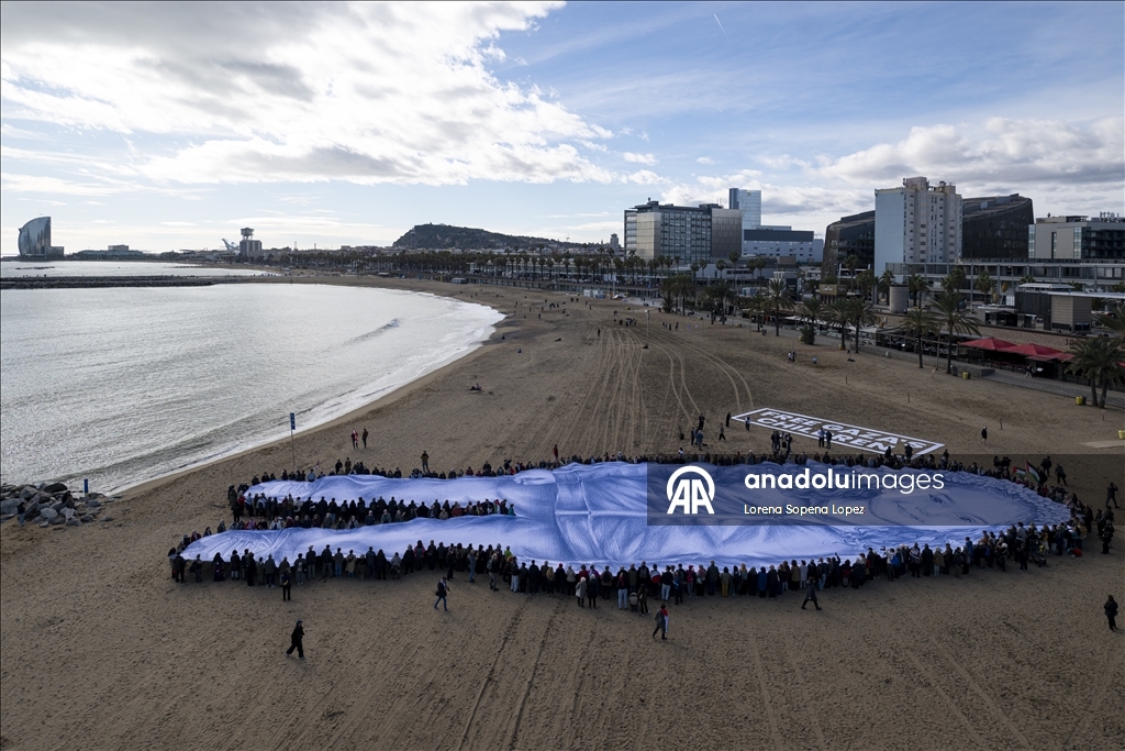 Giant portrait displayed in Barcelona to honor Palestinian child Hind Rajab