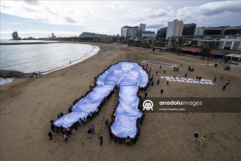 Giant portrait displayed in Barcelona to honor Palestinian child Hind Rajab