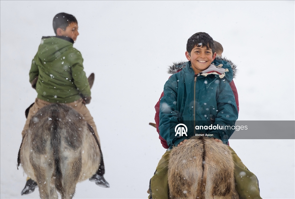 Karlıova’da atçılık geleneği çocukların oyunlarına yansıyor