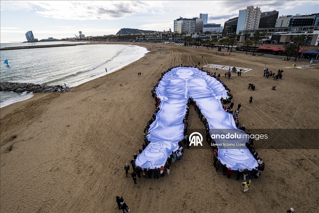 Giant portrait displayed in Barcelona to honor Palestinian child Hind Rajab