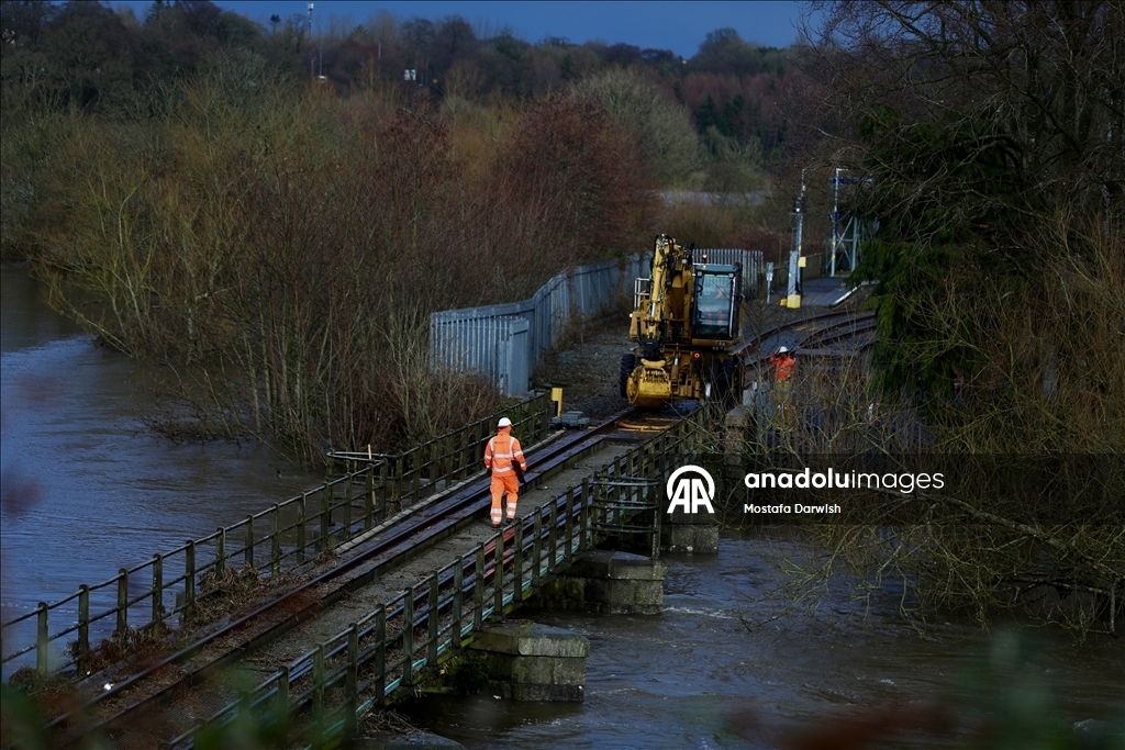 B Ирландии десятки домов и торговых точек затопило из-за шторма 4