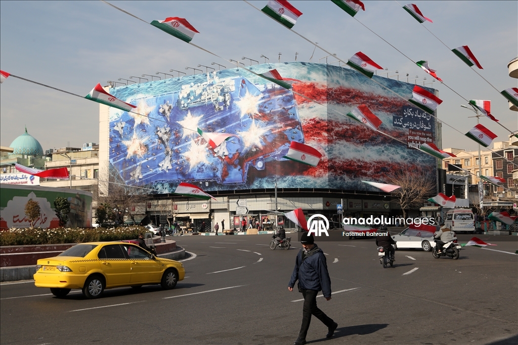 طهران.. لافتات مناهضة للولايات المتحدة في شوارع العاصمة الإيرانية