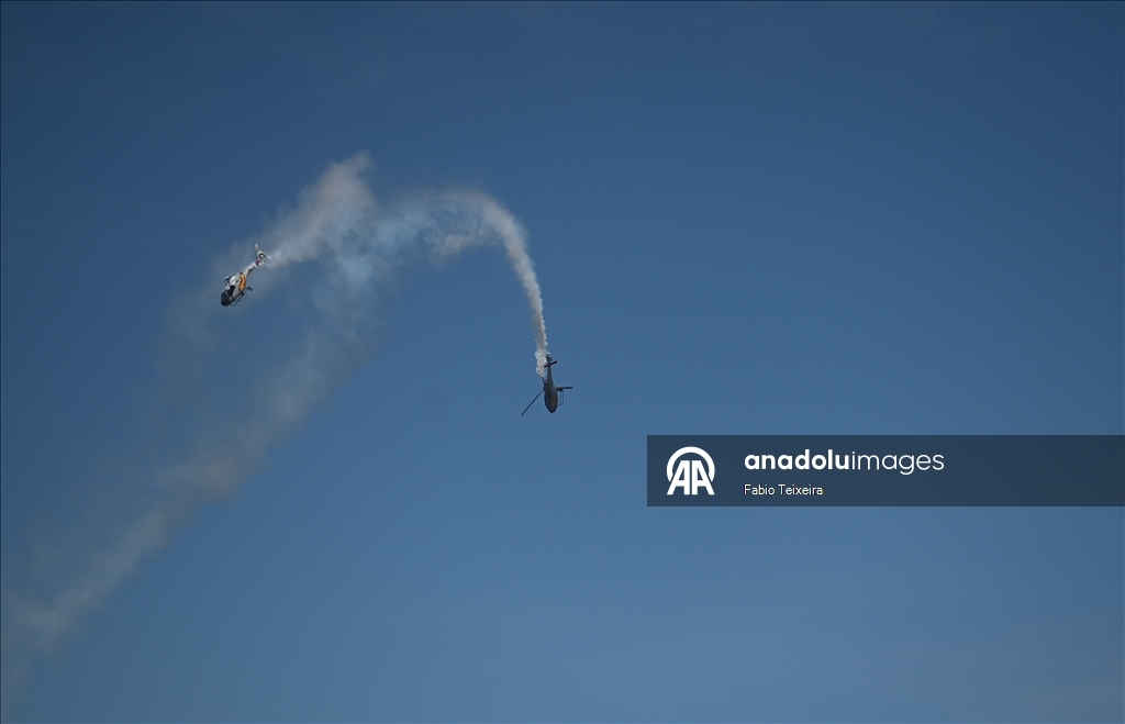 Испанская пилотажная группа «Patrulla Aspa» выполнила показательный полет в Рио-де-Жанейро