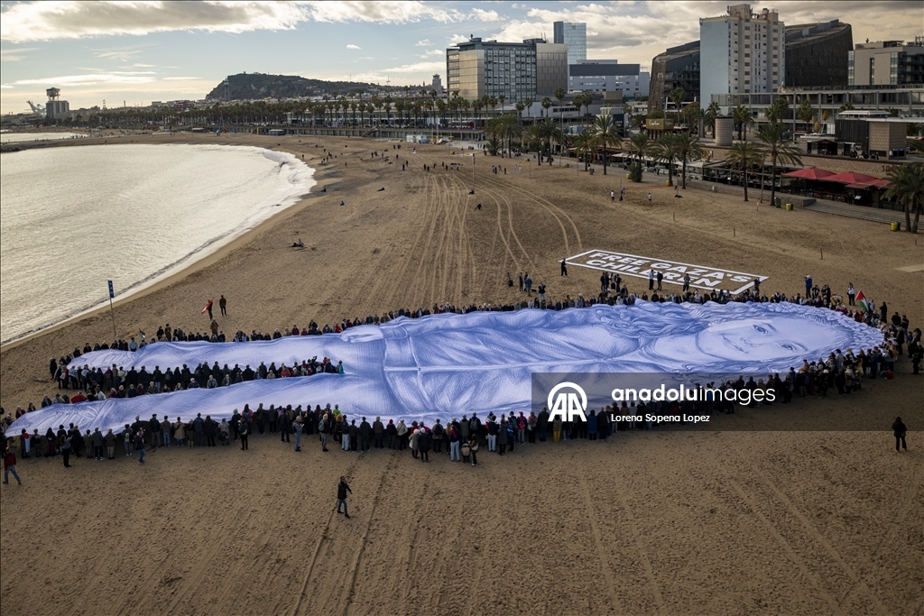 Giant portrait displayed in Barcelona to honor Palestinian child Hind Rajab