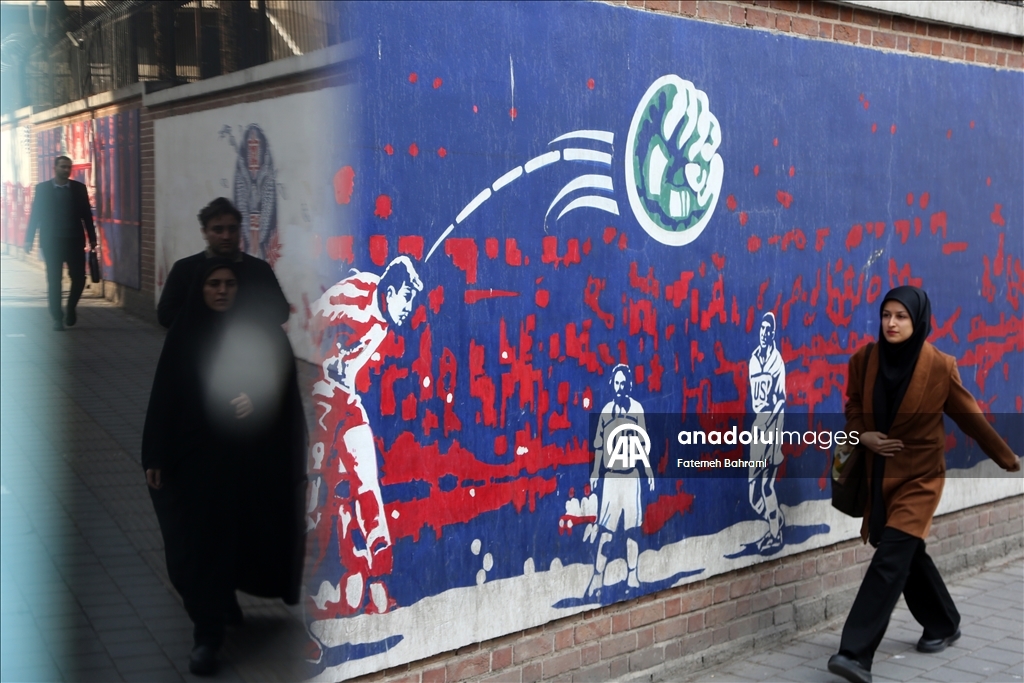 طهران.. لافتات مناهضة للولايات المتحدة في شوارع العاصمة الإيرانية