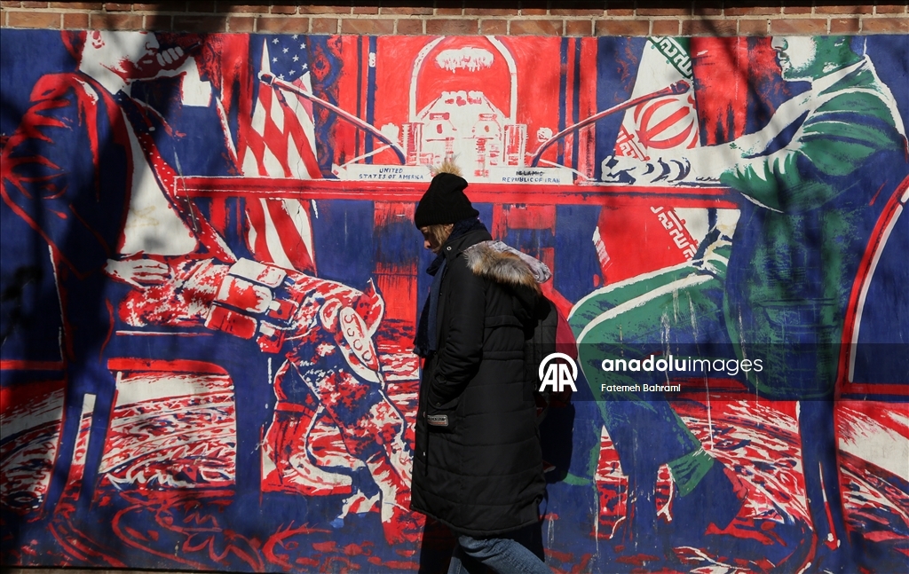 طهران.. لافتات مناهضة للولايات المتحدة في شوارع العاصمة الإيرانية