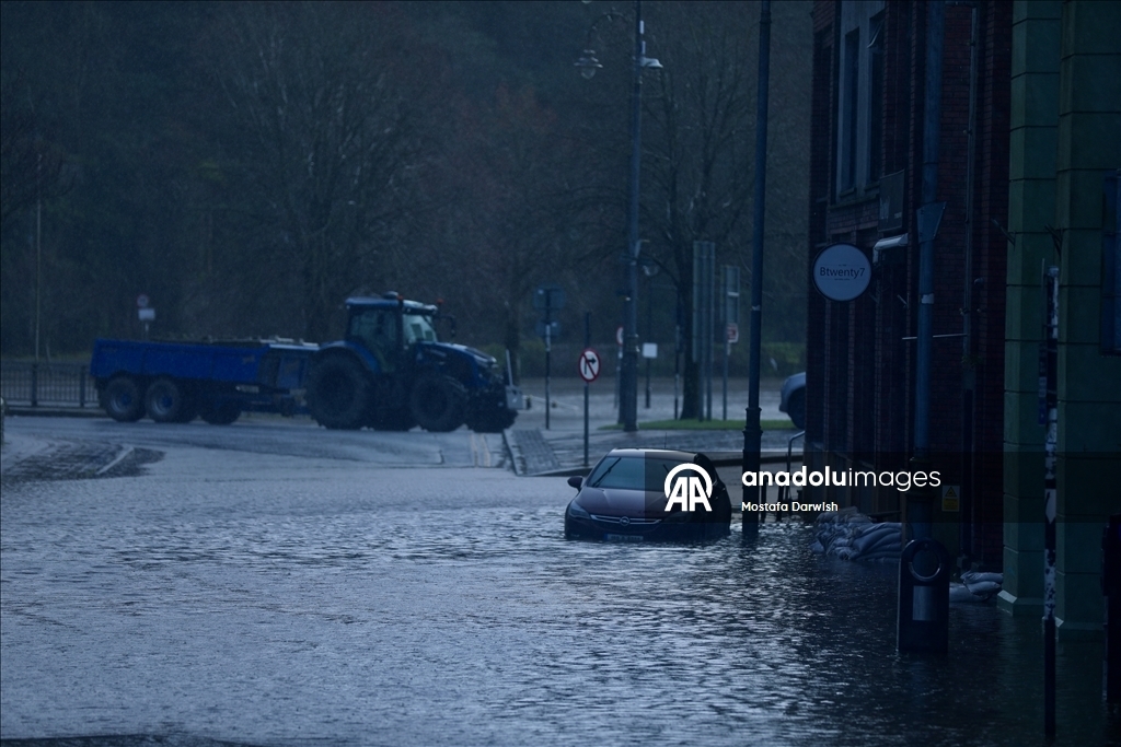 B Ирландии десятки домов и торговых точек затопило из-за шторма 1