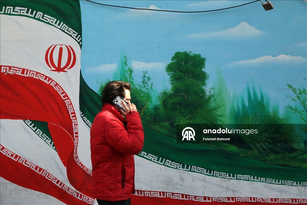 طهران.. لافتات مناهضة للولايات المتحدة في شوارع العاصمة الإيرانية
