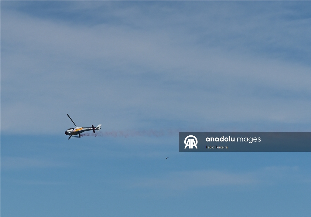 Испанская пилотажная группа «Patrulla Aspa» выполнила показательный полет в Рио-де-Жанейро