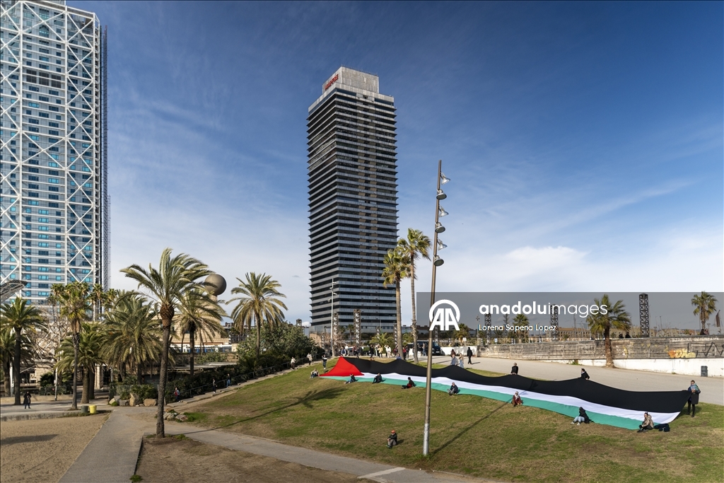 Giant portrait displayed in Barcelona to honor Palestinian child Hind Rajab