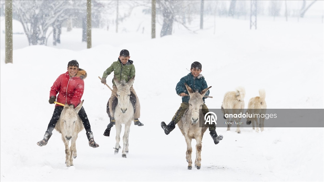 Karlıova’da atçılık geleneği çocukların oyunlarına yansıyor