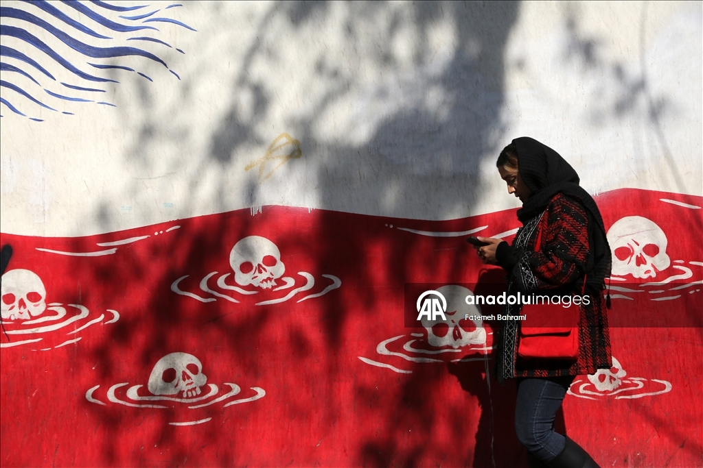 طهران.. لافتات مناهضة للولايات المتحدة في شوارع العاصمة الإيرانية