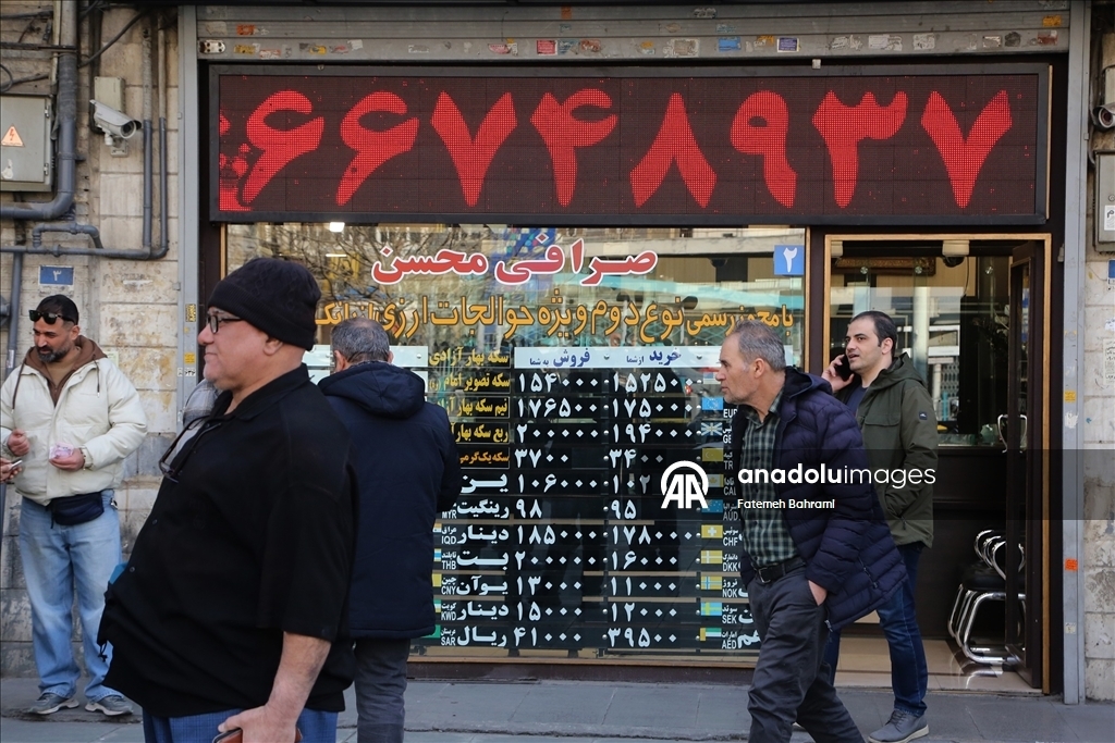 Курс доллара в Иране установил исторический рекорд 1