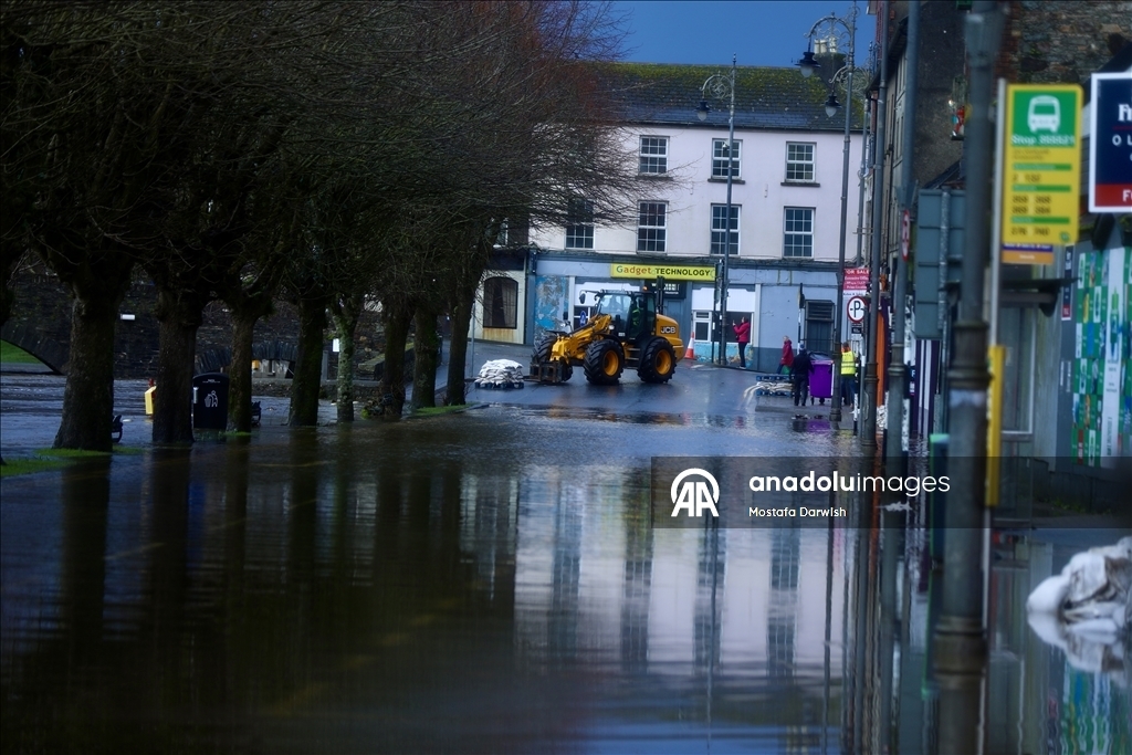 B Ирландии десятки домов и торговых точек затопило из-за шторма 2