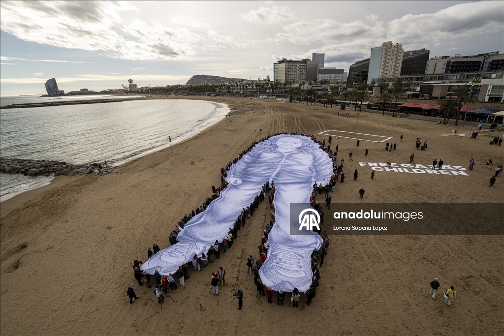 Giant portrait displayed in Barcelona to honor Palestinian child Hind Rajab