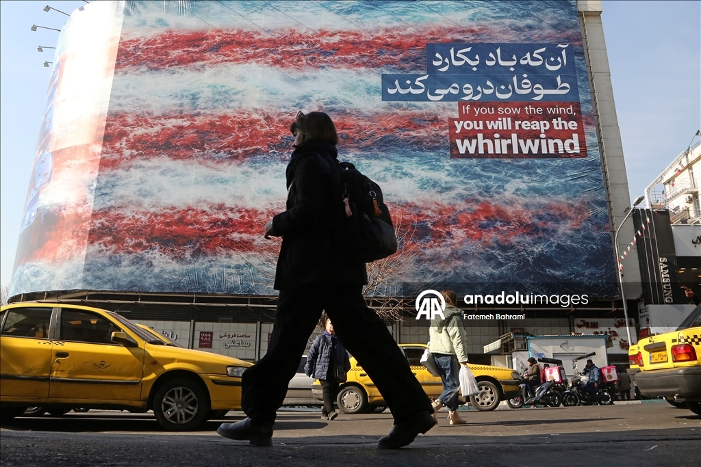 طهران.. لافتات مناهضة للولايات المتحدة في شوارع العاصمة الإيرانية