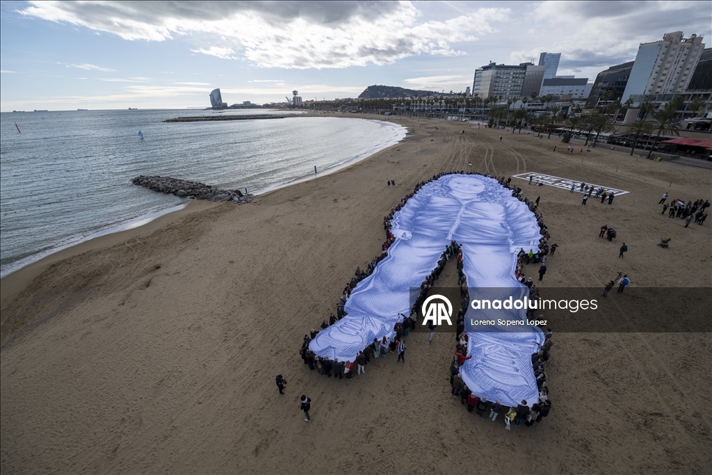 Giant portrait displayed in Barcelona to honor Palestinian child Hind Rajab