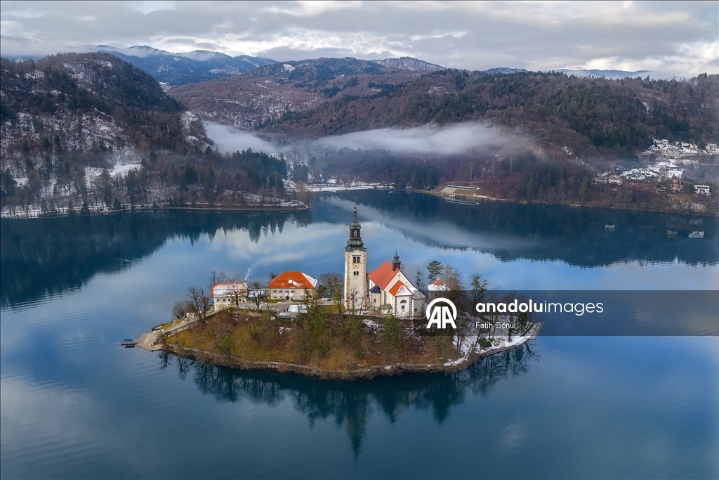 Bajkoviti prizori Bledskog jezera u Sloveniji