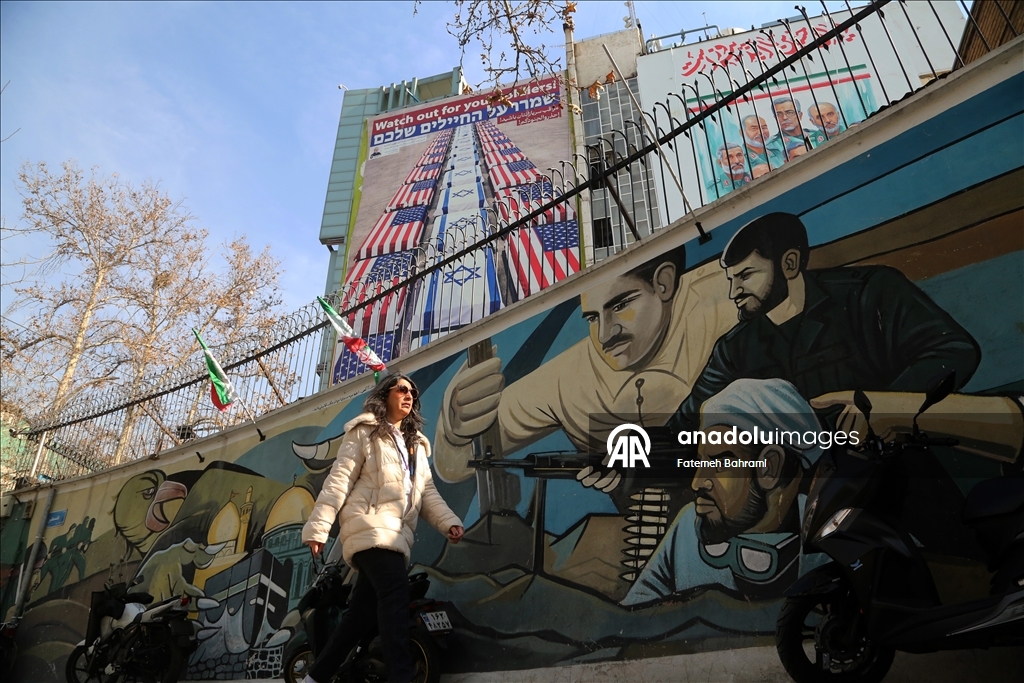 طهران.. لافتات مناهضة للولايات المتحدة في شوارع العاصمة الإيرانية