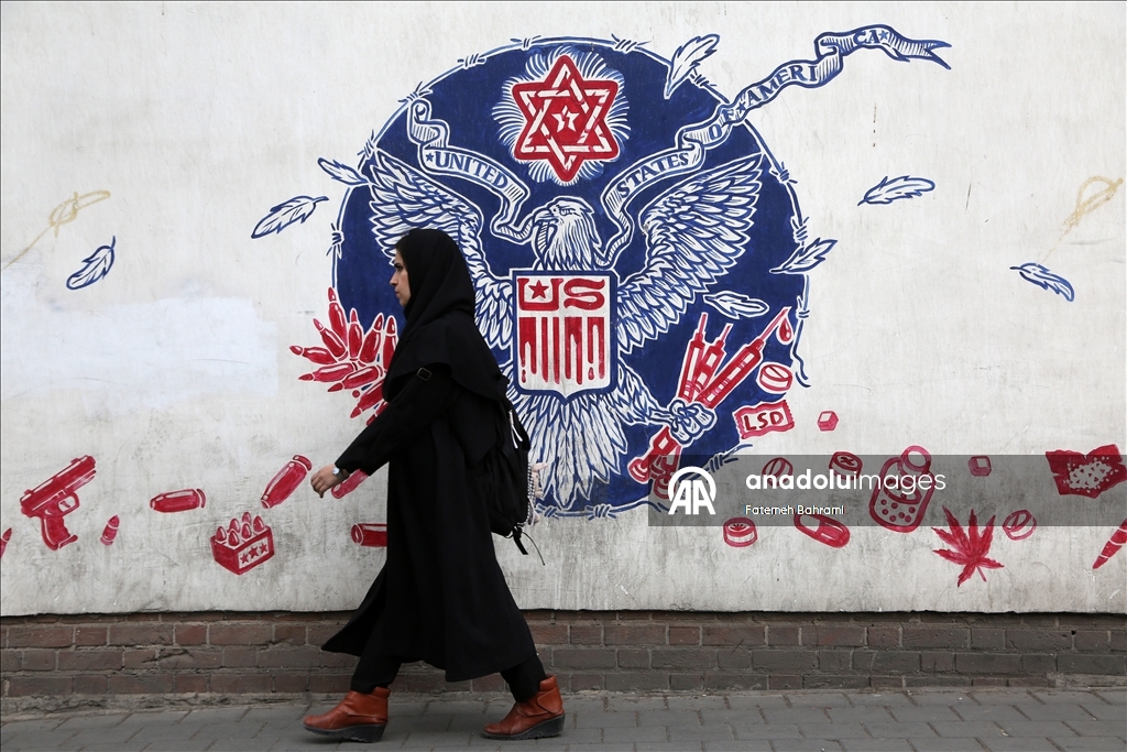 طهران.. لافتات مناهضة للولايات المتحدة في شوارع العاصمة الإيرانية