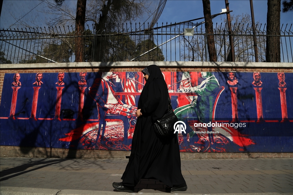 طهران.. لافتات مناهضة للولايات المتحدة في شوارع العاصمة الإيرانية