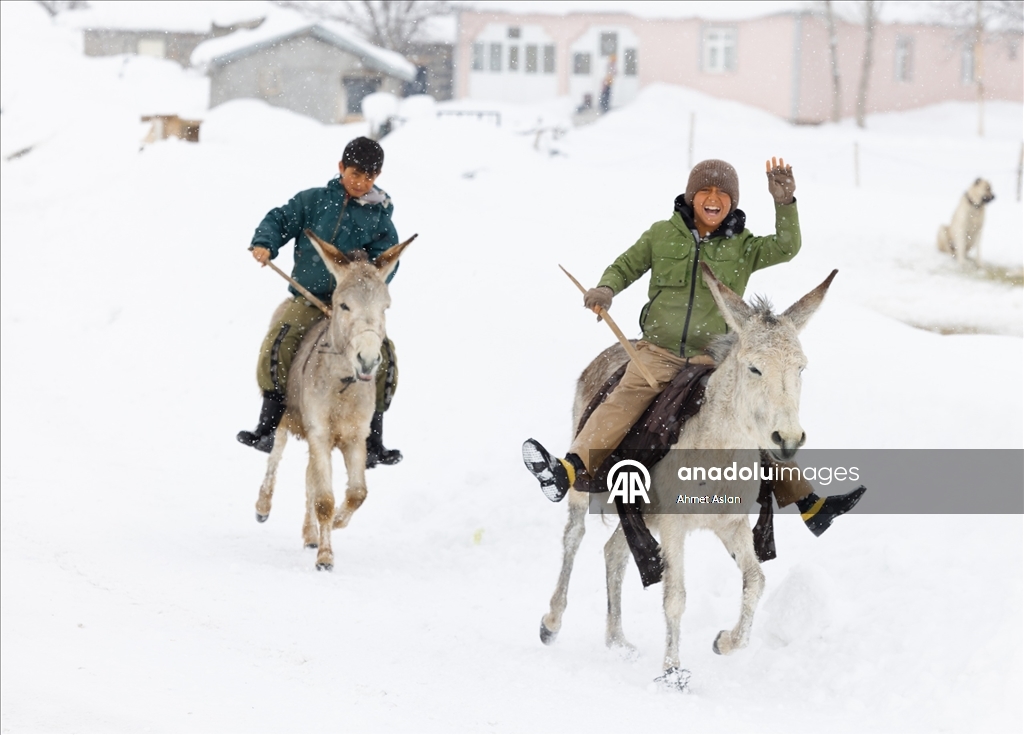 Karlıova’da atçılık geleneği çocukların oyunlarına yansıyor