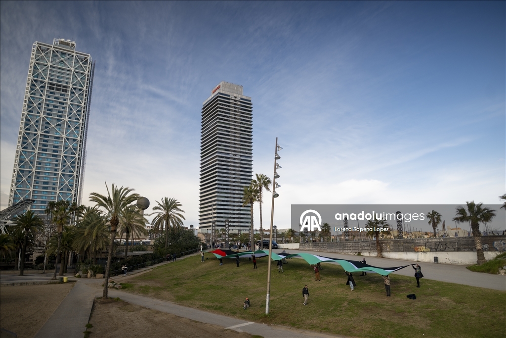 Giant portrait displayed in Barcelona to honor Palestinian child Hind Rajab