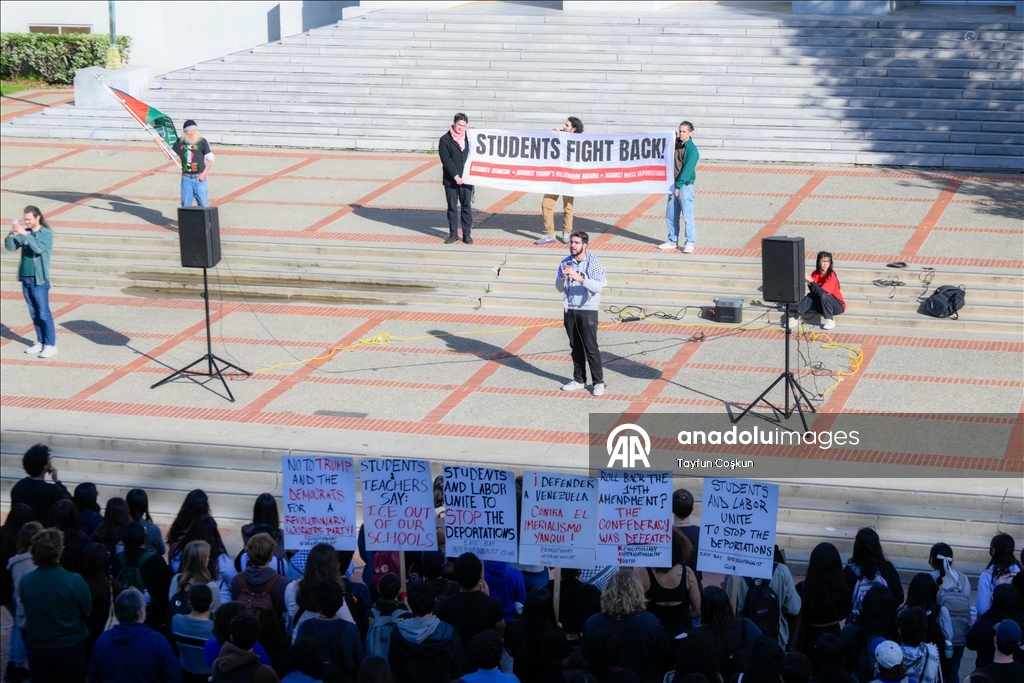 Студенты UC Berkeley вышли на протест против ICE