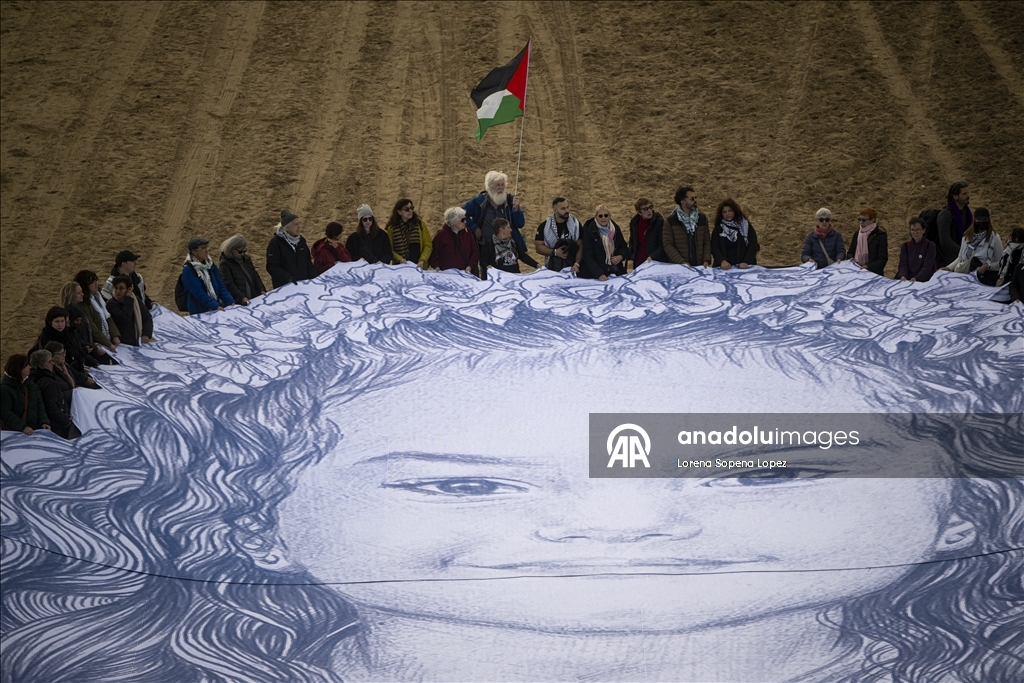 Giant portrait displayed in Barcelona to honor Palestinian child Hind Rajab