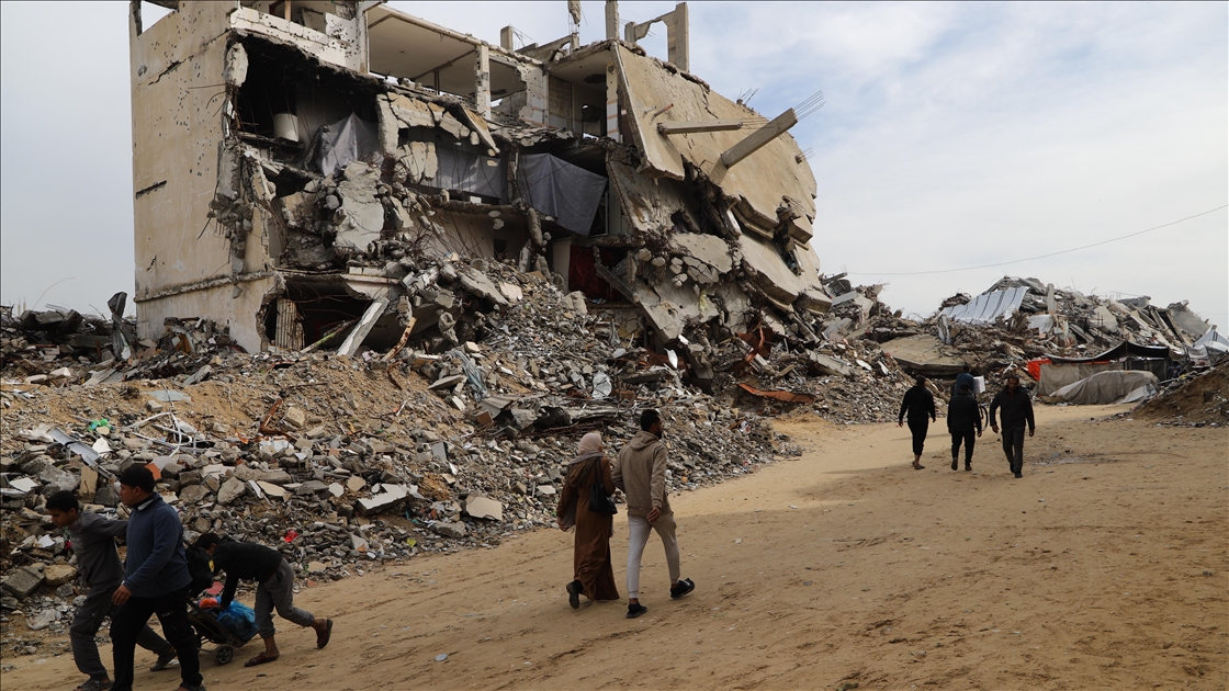 İsrail’in harabeye çevirdiği Gazze kentindeki Şeyh Rıdvan Mahallesi’nde günlük yaşam