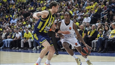 Basketbol Avrupa Ligi'ndeki Türk derbisini Fenerbahçe Beko kazandı