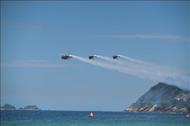 Испанская пилотажная группа «Patrulla Aspa» выполнила показательный полет в Рио-де-Жанейро