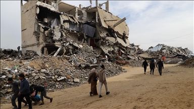 İsrail’in harabeye çevirdiği Gazze kentindeki Şeyh Rıdvan Mahallesi’nde günlük yaşam