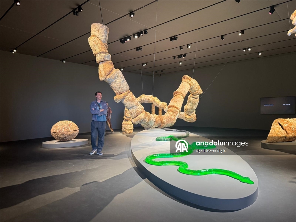 Suudi Arabistan'da "Diriyah Çağdaş Sanat Bienali"nin üçüncü edisyonu başladı