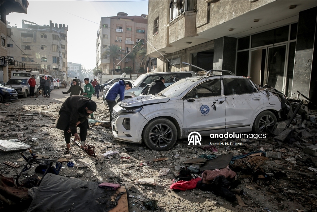 İsrail'in Gazze’ye düzenlediği saldırılarda 7'si aynı aileden 12 Filistinli hayatını kaybetti