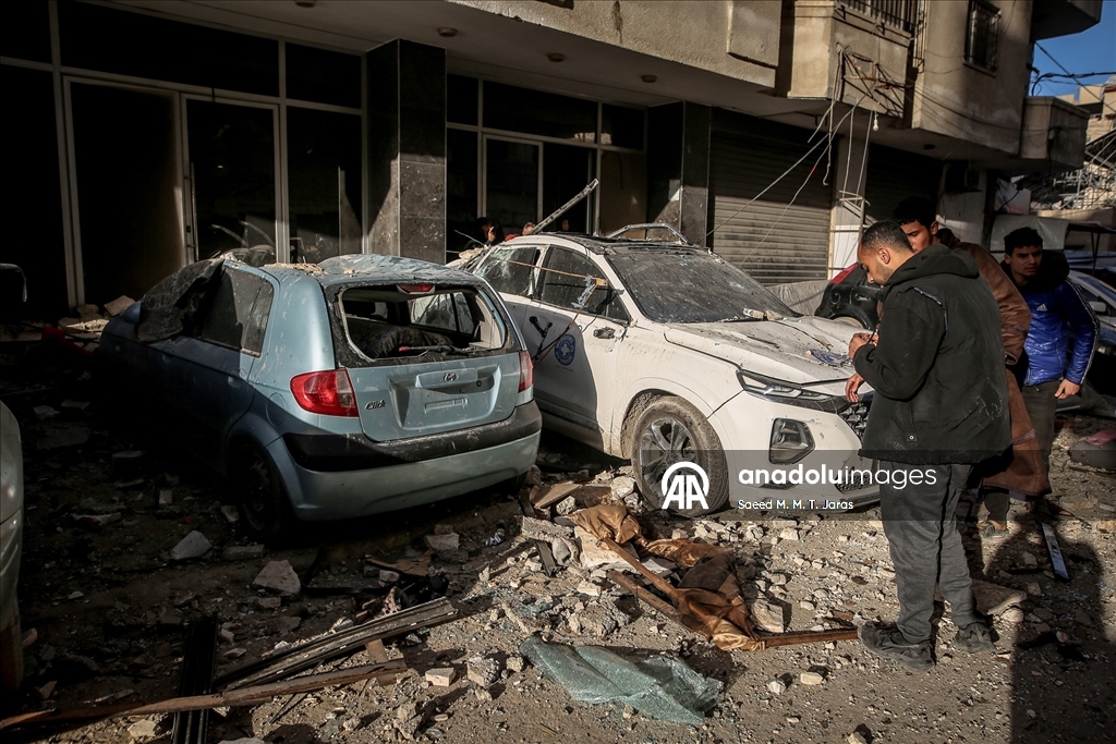 İsrail'in Gazze’ye düzenlediği saldırılarda 7'si aynı aileden 12 Filistinli hayatını kaybetti