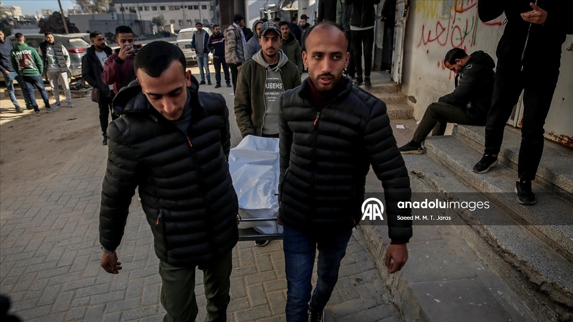 İsrail'in Gazze’ye düzenlediği saldırılarda 7'si aynı aileden 12 Filistinli hayatını kaybetti